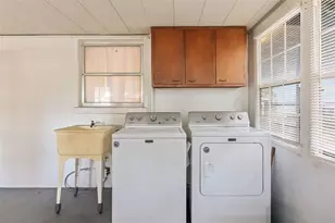 302 51st St W, Bradenton, FL 34209 - Photo 29