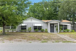 302 51st St W, Bradenton, FL 34209 - Photo 1