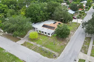 302 51st St W, Bradenton, FL 34209 - Photo 37