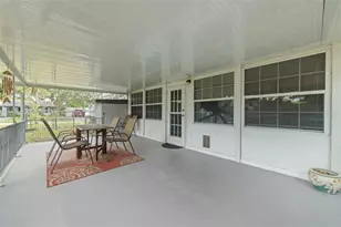 302 51st St W, Bradenton, FL 34209 - Photo 31