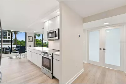 707 S Gulfstream Avenue #207, Sarasota, FL 34236 - Photo 5