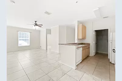 10205 Courtney Palms Boulevard #101, Tampa, FL 33619 - Photo 7