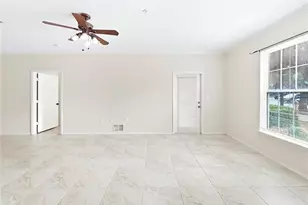 10205 Courtney Palms Blvd, Tampa, FL 33619 - Photo 11