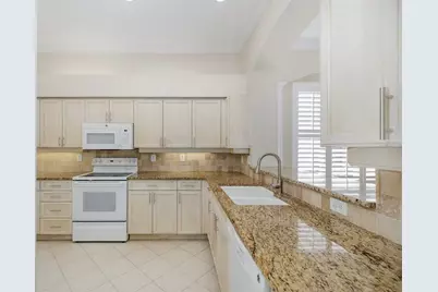 4770 Pebble Brook Drive, Oldsmar, FL 34677 - Photo 11