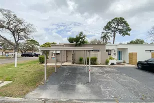 2242 Pinewood Villas Dr, Holiday, FL 34691 - Photo 3