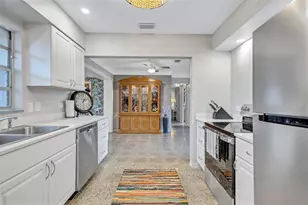 349 89th Ave NE, Saint Petersburg, FL 33702 - Photo 9
