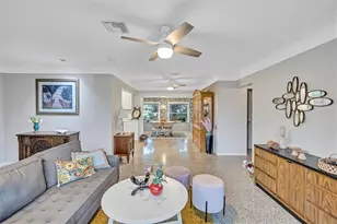 349 89th Ave NE, Saint Petersburg, FL 33702 - Photo 7