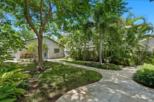 2720 10th St N, Saint Petersburg, FL 33704 - Photo 5