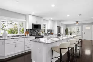 2720 10th St N, Saint Petersburg, FL 33704 - Photo 3