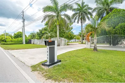 18390 SW 200th Street, Miami, FL 33187 - Photo 5