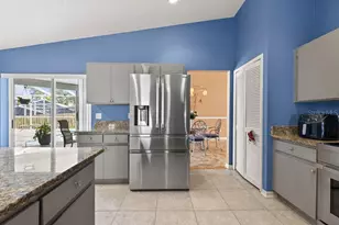 4609 Oak River Cir, Valrico, FL 33596 - Photo 19