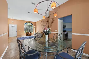 4609 Oak River Cir, Valrico, FL 33596 - Photo 9