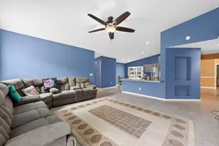 4609 Oak River Cir, Valrico, FL 33596 - Photo 11