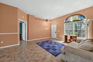 4609 Oak River Cir, Valrico, FL 33596 - Photo 7
