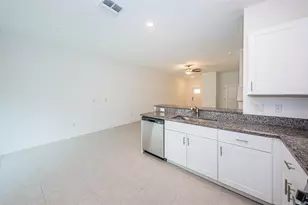 8327 Crescent Oaks Dr, New Port Richey, FL 34655 - Photo 17