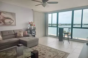 7100 Sunshine Skyway Ln S, Saint Petersburg, FL 33711 - Photo 3