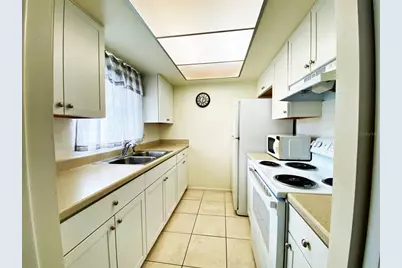 2003 Greenbriar Boulevard #4, Clearwater, FL 33763 - Photo 5
