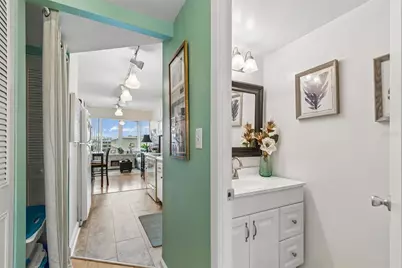 4885 1st St NE #307, Saint Petersburg, FL 33703 - Photo 9