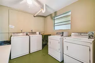 4885 1st St NE, Saint Petersburg, FL 33703 - Photo 29