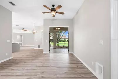 6245 Silver Oaks Drive, Zephyrhills, FL 33542 - Photo 11