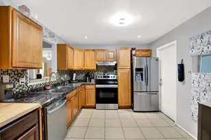 7604 S Sanibel Dr, Tampa, FL 33637 - Photo 27