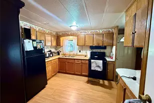 39605 Otis Allen Rd, Zephyrhills, FL 33540 - Photo 9