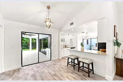 13904 Hayward Place, Tampa, FL 33618 - Photo 7