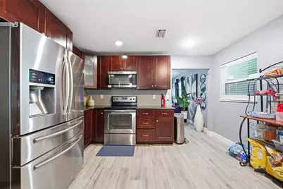 1542 28th Street S, Saint Petersburg, FL 33712 - Photo 11