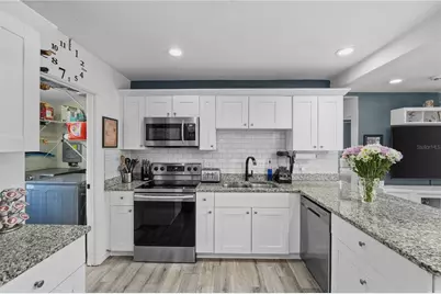 3260 36th Avenue N, Saint Petersburg, FL 33713 - Photo 3