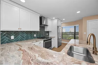 1324 Pasadena Avenue S #605, Saint Petersburg, FL 33707 - Photo 15
