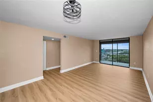 1324 Pasadena Ave S, Saint Petersburg, FL 33707 - Photo 9