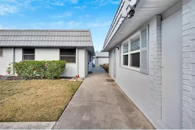 202 Bedford Trail #112, Sun City Center, FL 33573 - Photo 3