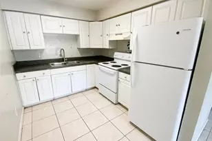 2205 Irene St, Lutz, FL 33549 - Photo 7