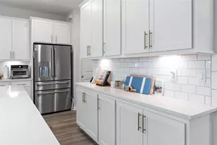 351 Surfside Ave NE, Saint Petersburg, FL 33716 - Photo 7