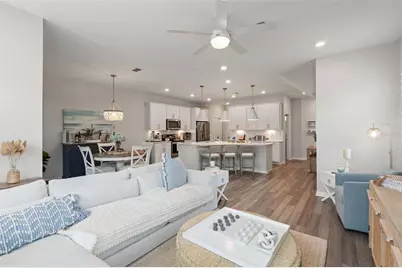 351 Surfside Avenue NE, Saint Petersburg, FL 33716 - Photo 11