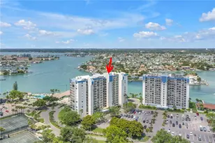 9425 Blind Pass Rd, Saint Petersburg, FL 33706 - Photo 11