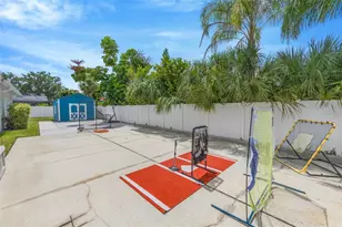 2339 Kings Point Dr, Largo, FL 33774 - Photo 7