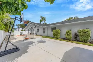 2339 Kings Point Dr, Largo, FL 33774 - Photo 73