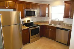 7100 Dartmouth Ave N, Saint Petersburg, FL 33710 - Photo 9