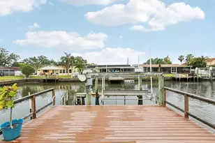 8706 Elmwood Ln, Tampa, FL 33615 - Photo 3
