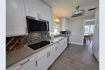 8706 Elmwood Lane, Tampa, FL 33615 - Photo 11