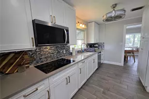 8706 Elmwood Ln, Tampa, FL 33615 - Photo 11