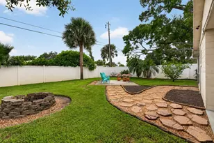 4392 Walnut St NE, Saint Petersburg, FL 33703 - Photo 3