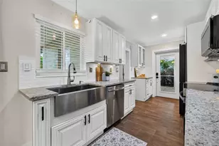 4392 Walnut St NE, Saint Petersburg, FL 33703 - Photo 9