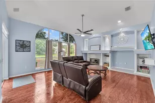 4419 Swift Cir, Valrico, FL 33596 - Photo 3