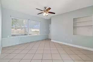 516 64th St S, Saint Petersburg, FL 33707 - Photo 15