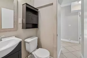 516 64th St S, Saint Petersburg, FL 33707 - Photo 37