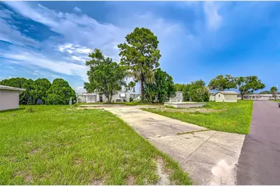 35127 Zephyr Shores Drive, Zephyrhills, FL 33541 - Photo 9