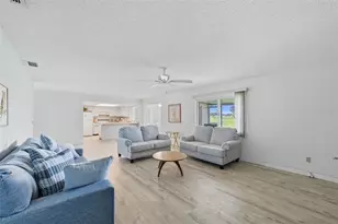 2118 Harleston Pl, Sun City Center, FL 33573 - Photo 7