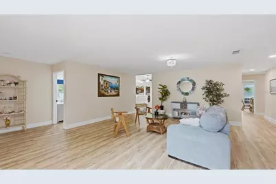 15127 Pennington Road, Tampa, FL 33624 - Photo 9